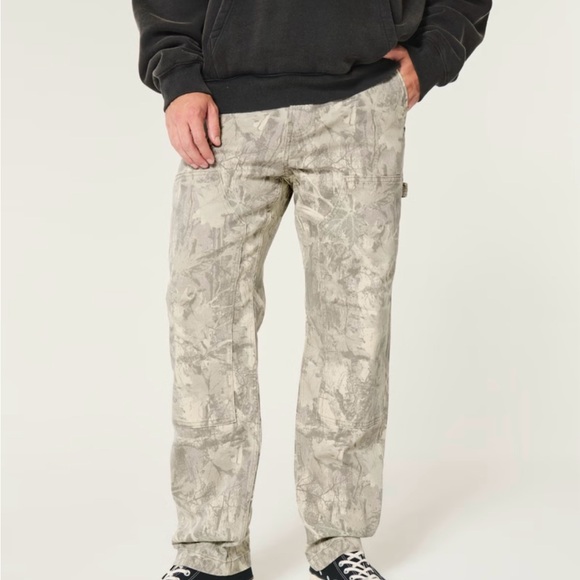 Hollister men’s loose carpenter pants - tan camo - Picture 3 of 3